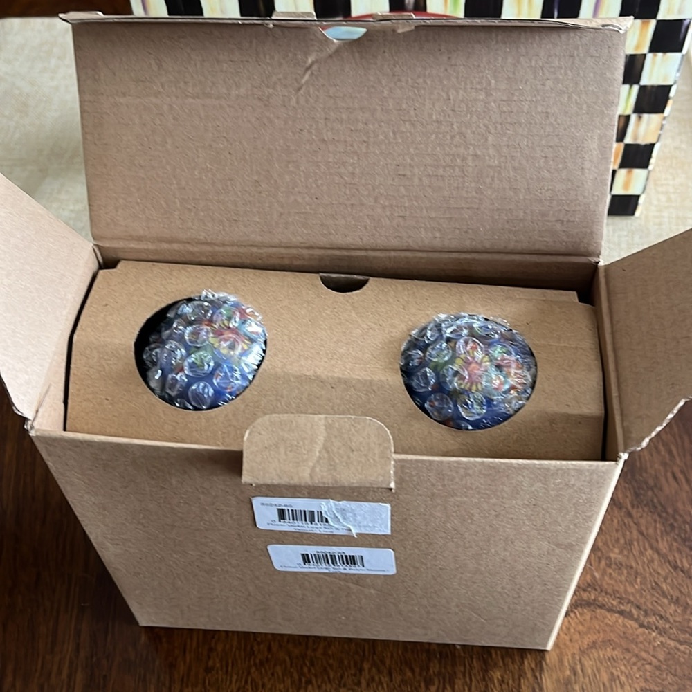 NWT Mackenzie Childs Blue Flower Market large size salt & pepper shakers Retired - Picture 7 of 7